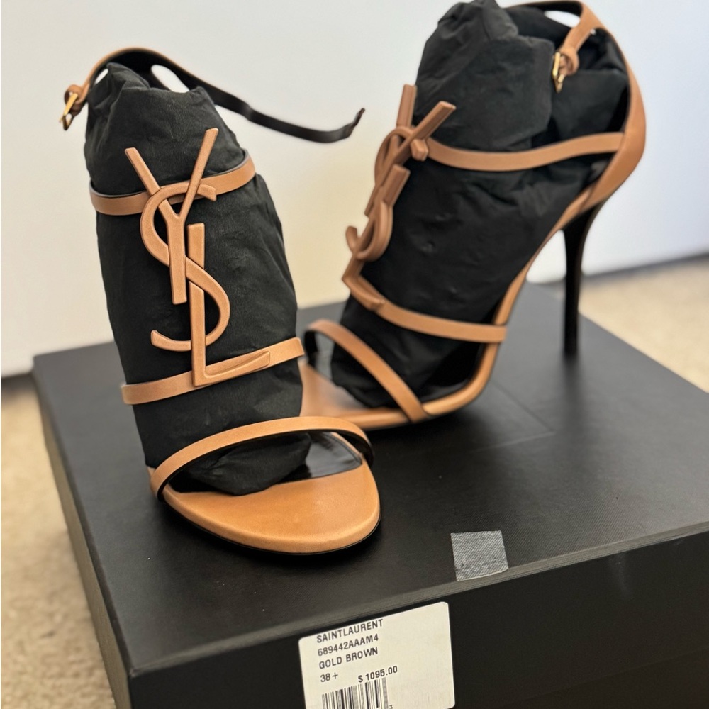Saint Laurent Tan Heels Elegant Design